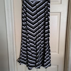 Mix&Co. Long skirt size 2X.